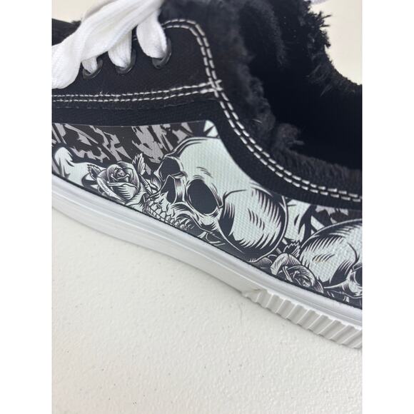 Black Canvas Sneakers with Skull Graphic. Size 42, Women’s US Size 11 - Picture 5 of 8